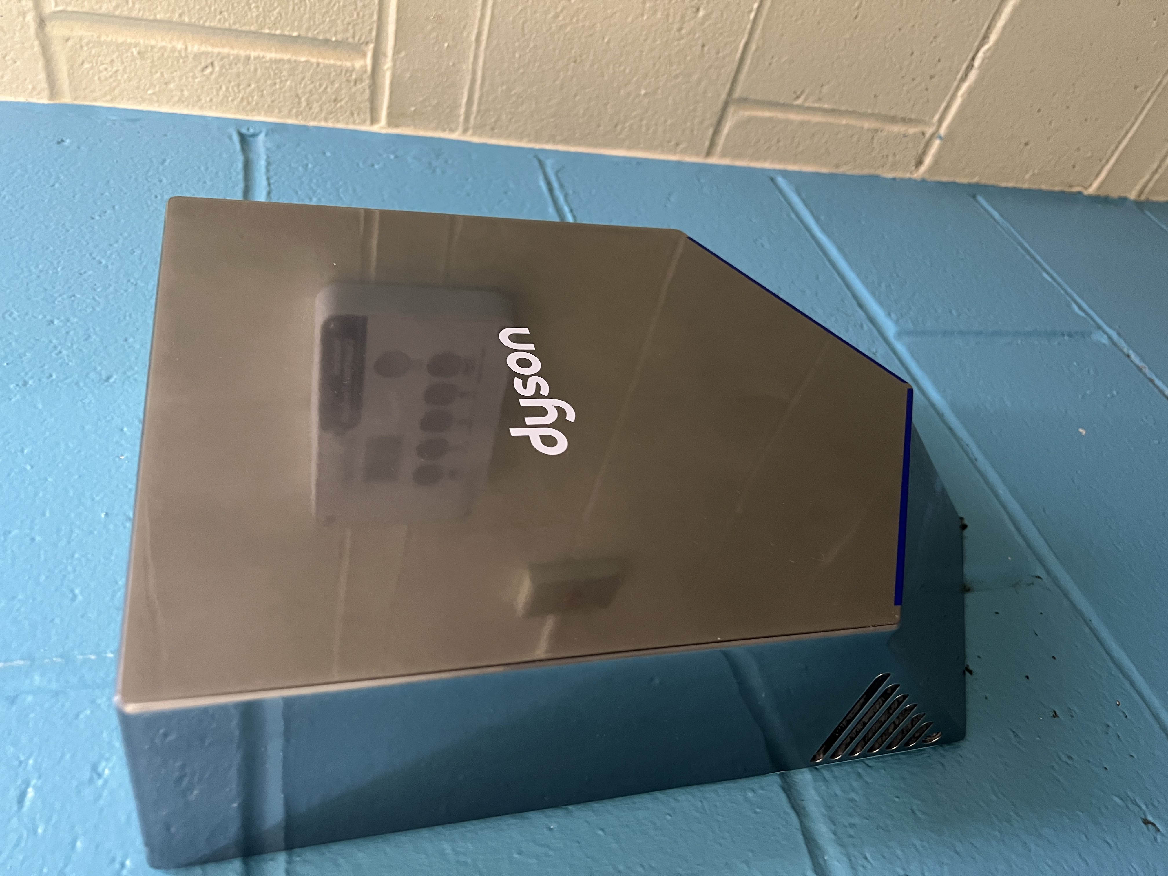 Dyson air dryer sound in washroom at Sheridan